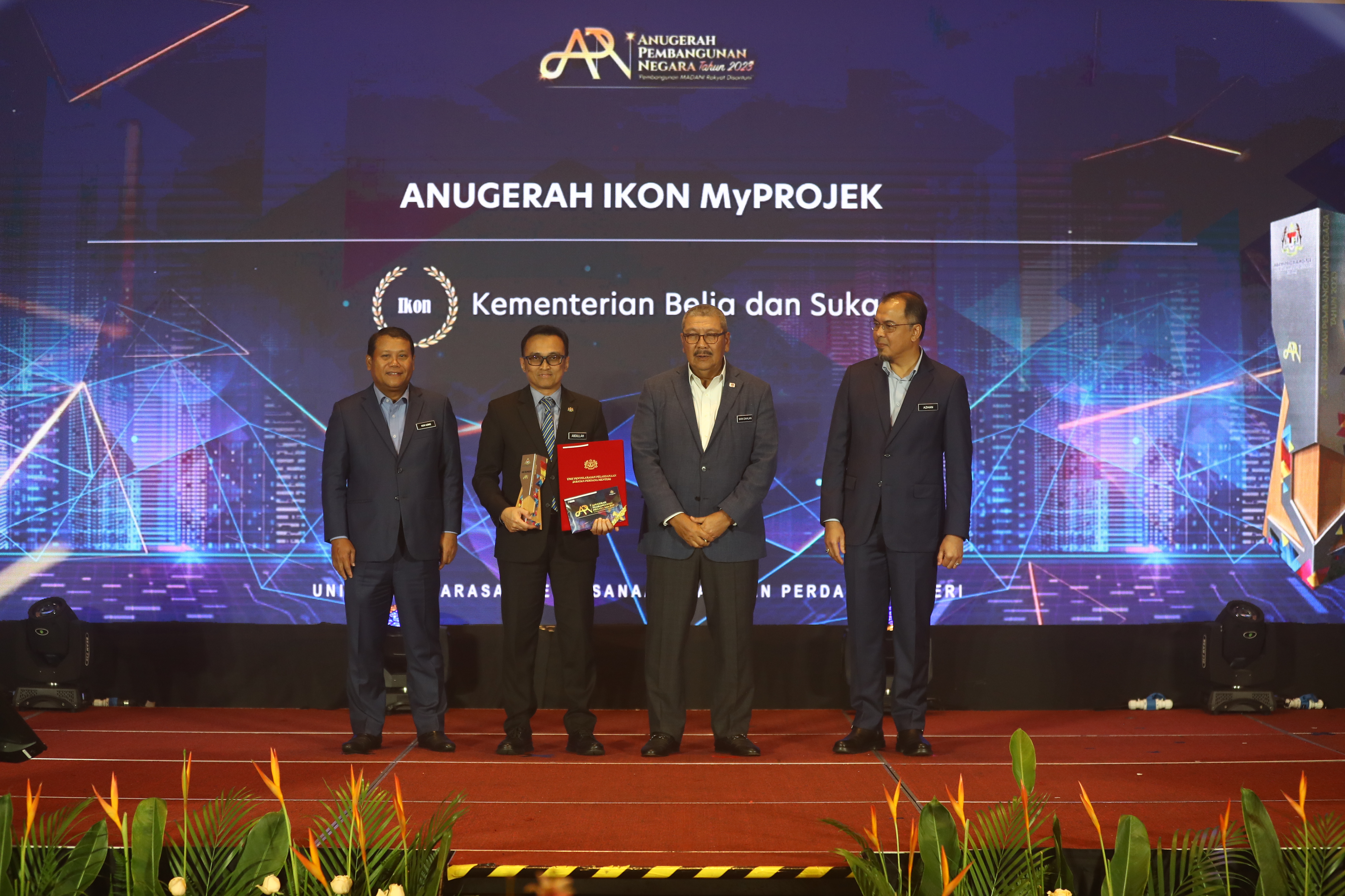 Majlis Anugerah Pembangunan Negara Tahun 2023