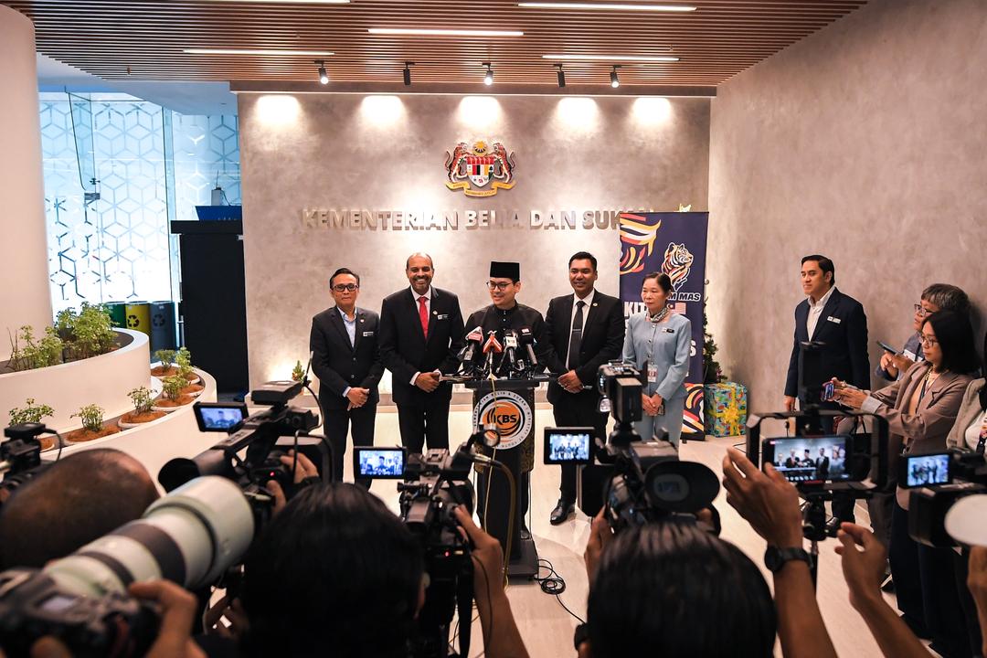Sesi Lapor Diri Rasmi  YB Menteri dan YB Timbalan Menteri Baharu  Kementerian Belia dan Sukan